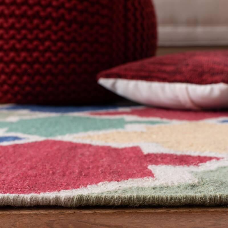 SAFAVIEH Hand-woven Moroccan Jeanmarie Reversible Dhurrie Wool Rug