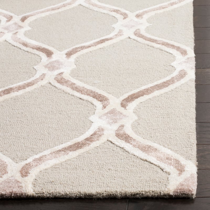 SAFAVIEH Handmade Manchester Serbana Modern Wool Rug
