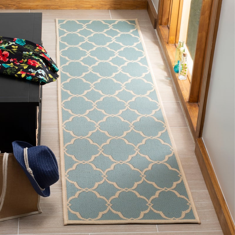 SAFAVIEH Linden Gaye Indoor/ Outdoor Waterproof Patio Backyard Rug.