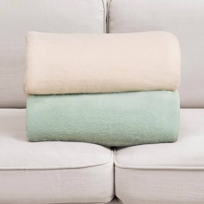 Jessica Simpson 50"x70" Faux Throw Blankets