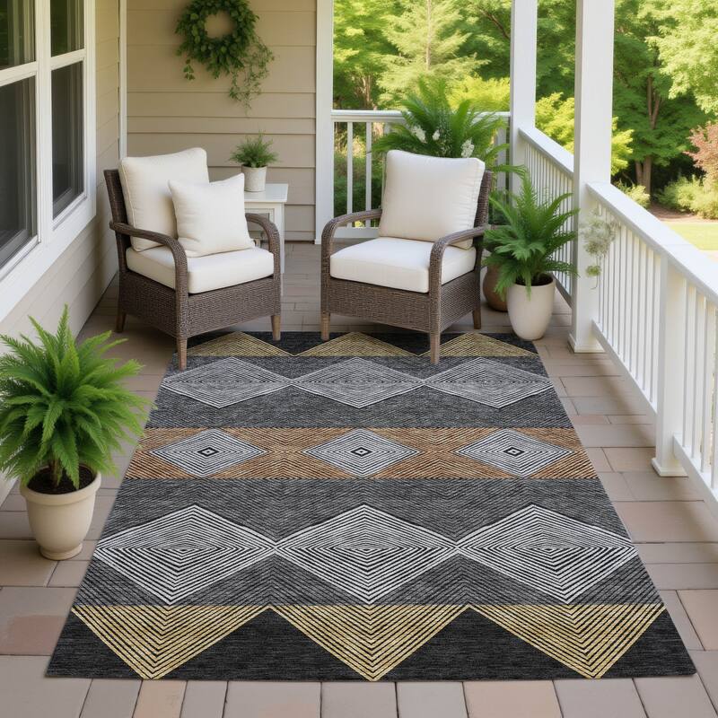 Machine Washable Indoor/ Outdoor Modern Mission Chantille Rug