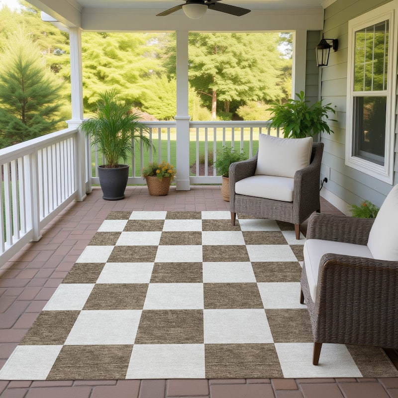 Machine Washable Indoor/ Outdoor Modern Checker Chantille Rug