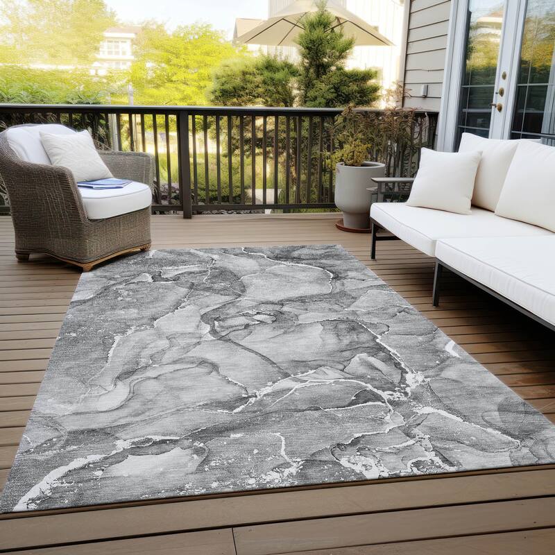 Machine Washable Indoor/ Outdoor Abstract Chantille Rug