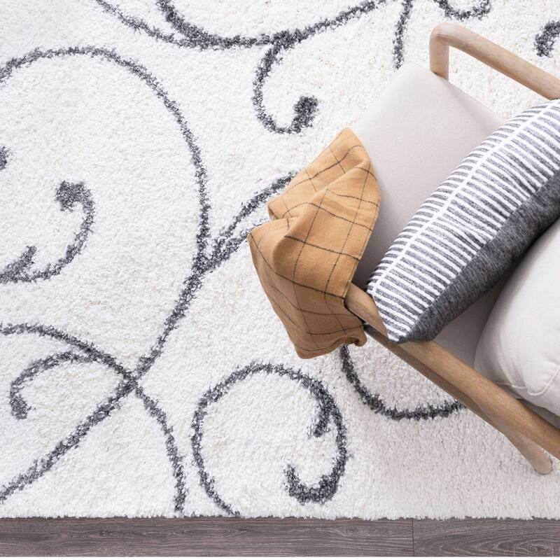 Sohni Shag Farmhouse Floral Indoor Area Rug