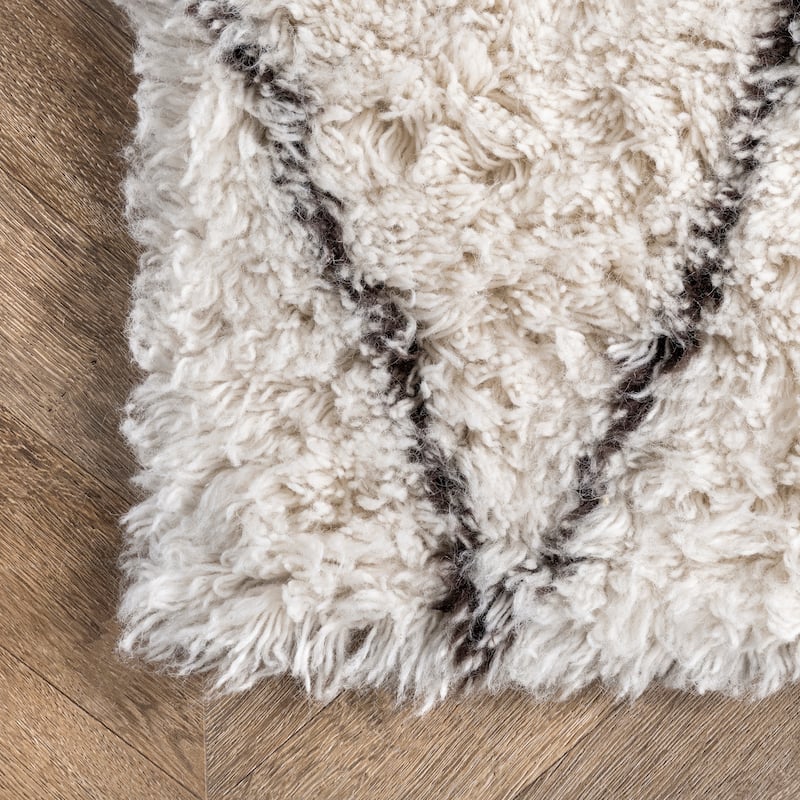 Nuloom Handmade Moroccan Trellis Wool Shag Rug