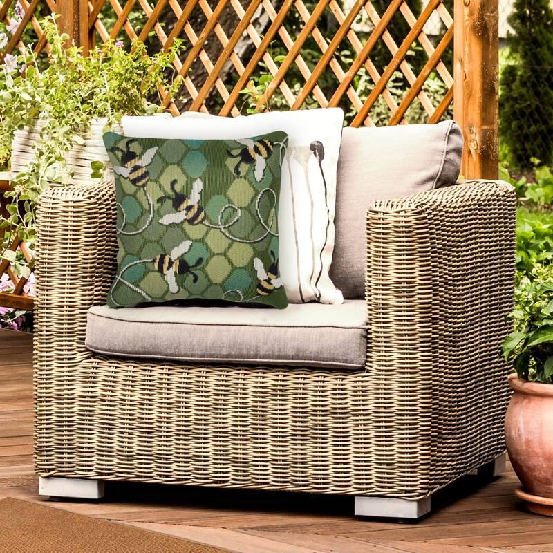 Liora Manne Marina Bee Free Indoor/Outdoor Pillow