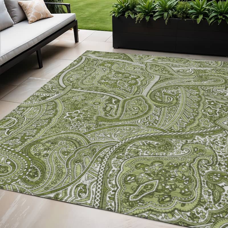 HomeRoots Paisley Traditional Rectangle Outdoor Rug - 5' X 8'