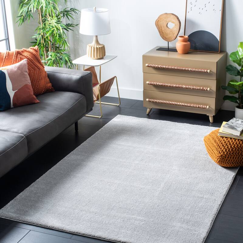 SAFAVIEH, Nonskid Gunde Solid Rug