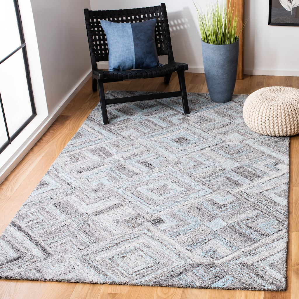 SAFAVIEH Handmade Abstract Elodia Diamond Wool Rug