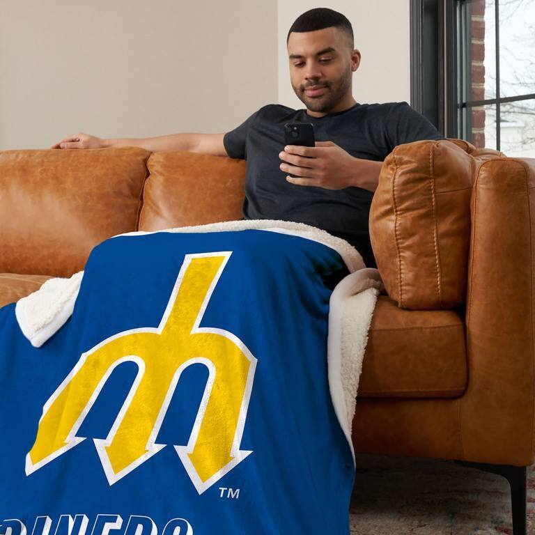 MLB CC Throwback Silk Touch Sherpa Throw Blanket