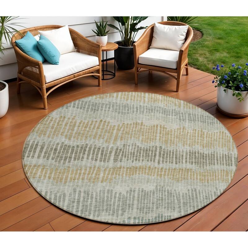 HomeRoots Striped Transitional Rectangle Outdoor Rug - 8' Round