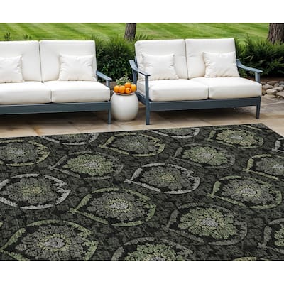 HomeRoots Medallion Transitional Rectangle Outdoor Rug