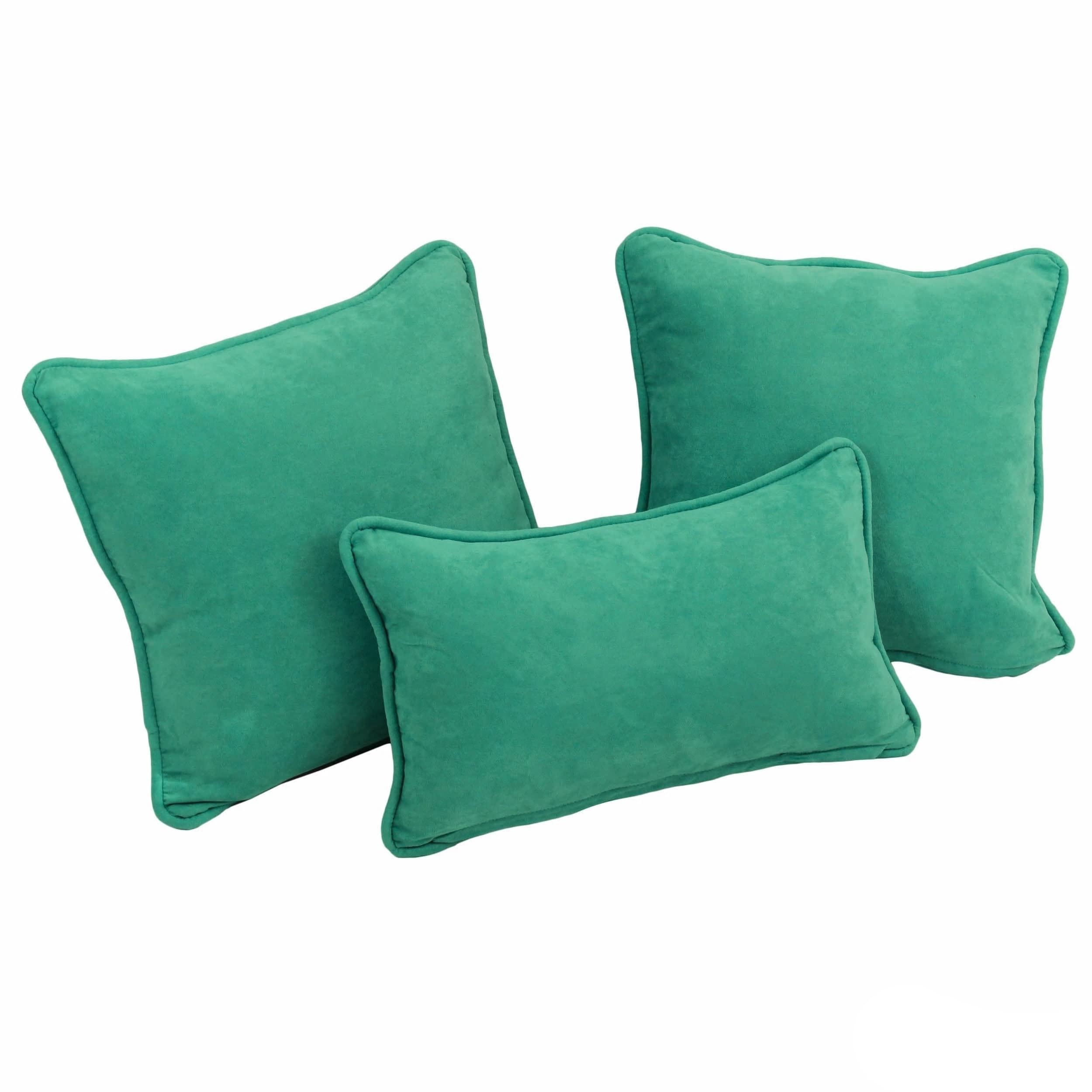 https://ak1.ostkcdn.com/images/products/is/images/direct/fa3db125423afb6edf31bf2722df29449eac02ea/Blazing-Needles-Delaney-3-piece-Indoor-Throw-Pillow-Set.jpg