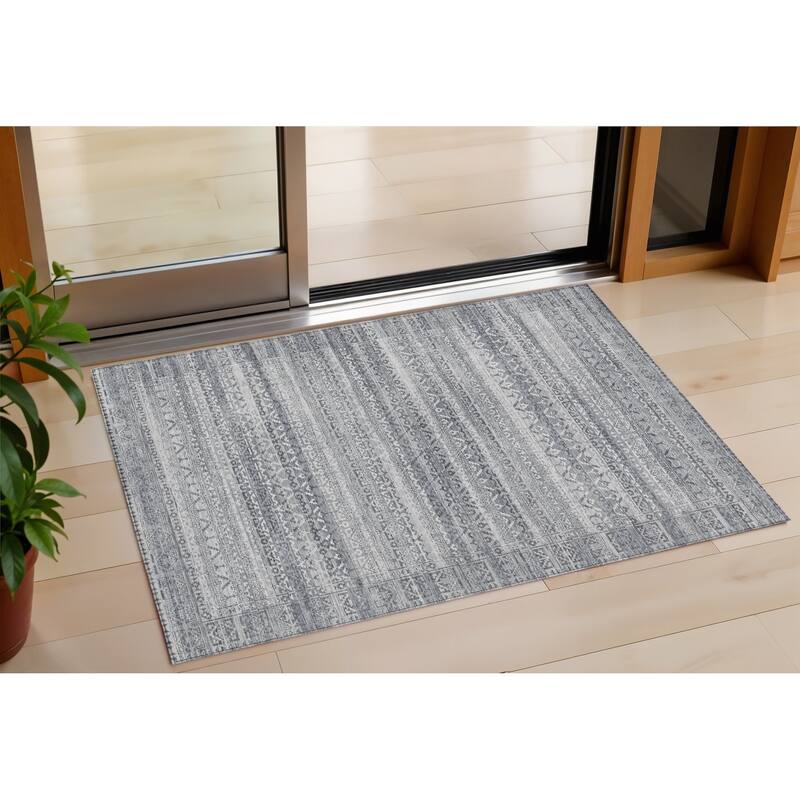 HomeRoots Striped Transitional Rectangle Outdoor Rug - 3' x 5'