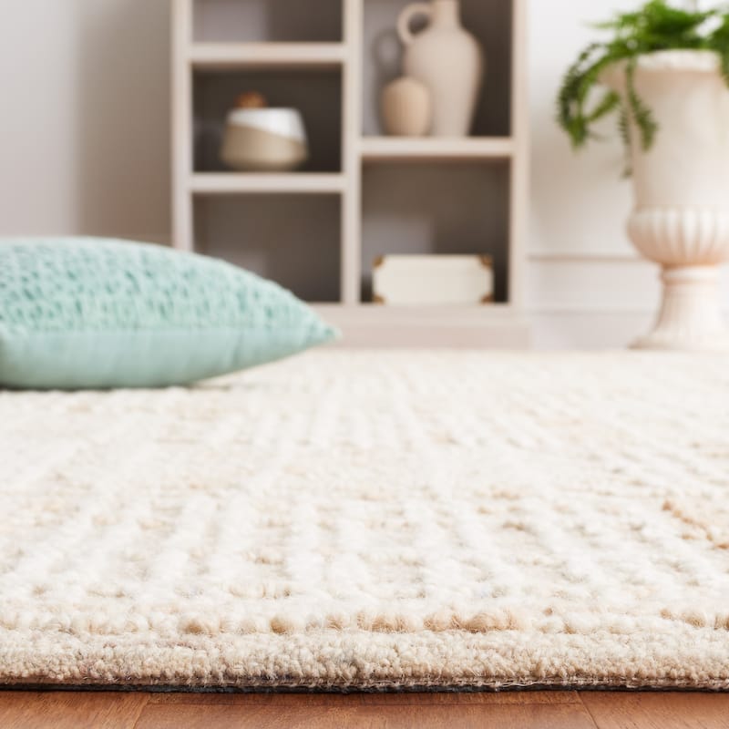 SAFAVIEH Handmade Abstract Anoek Checkered Wool Rug