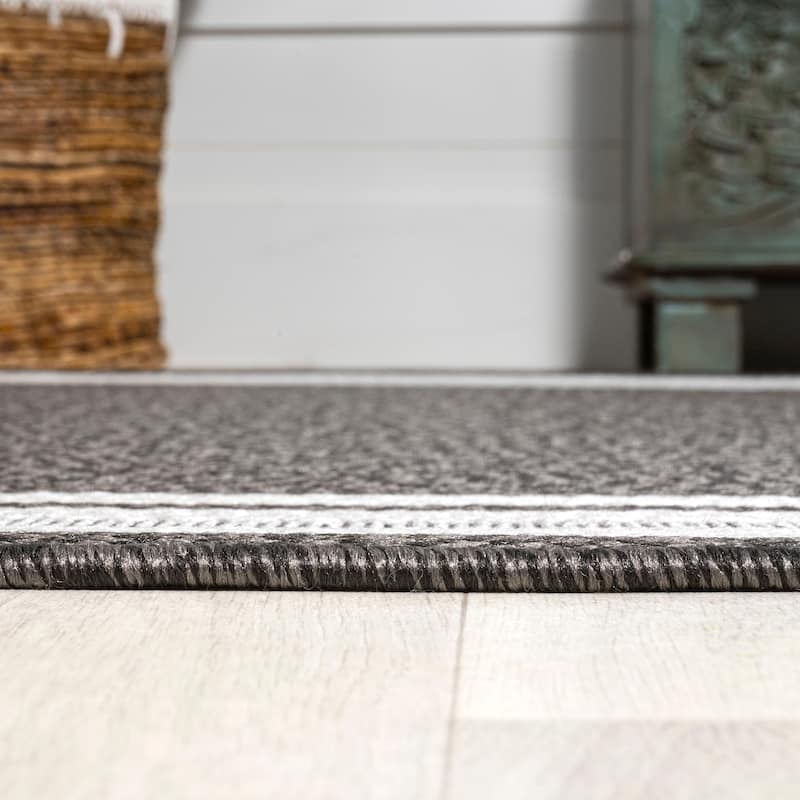 JONATHAN Y Haynes Modern Border Stripe Indoor/Outdoor Area Rug