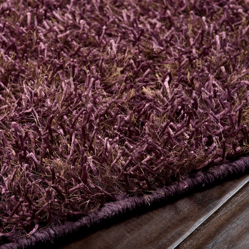 Hand-woven Raz Soft Plush Shag Area Rug (5' x 8')