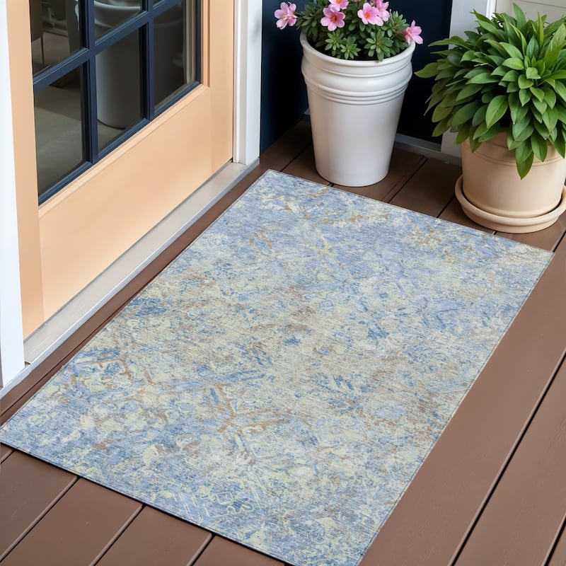 HomeRoots Geometric Transitional Rectangle Outdoor Rug - 3' x 5'