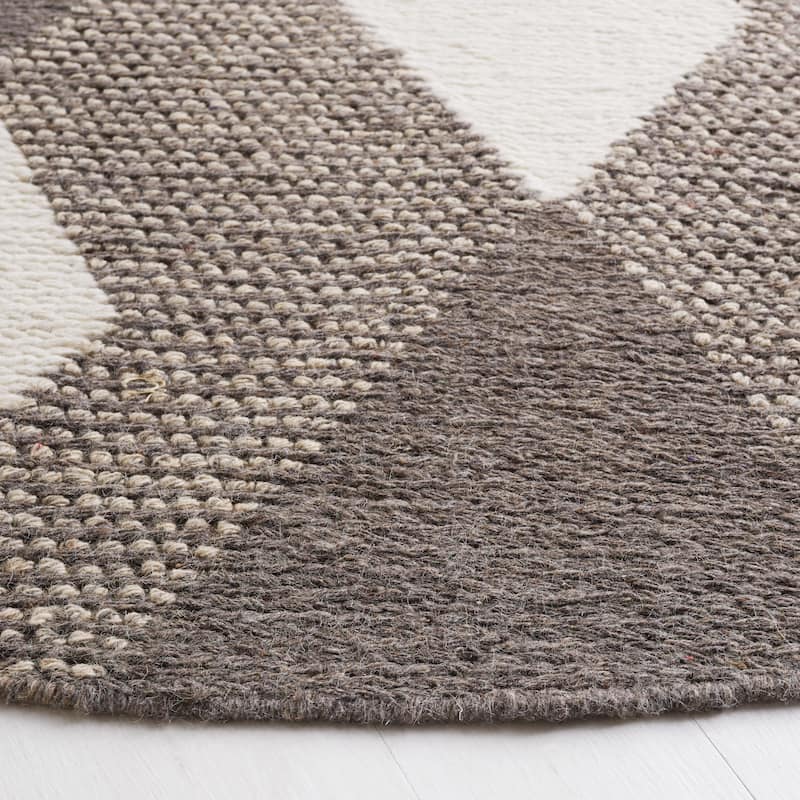 SAFAVIEH Handmade Natura Iridenta Diamond Boho Wool Rug