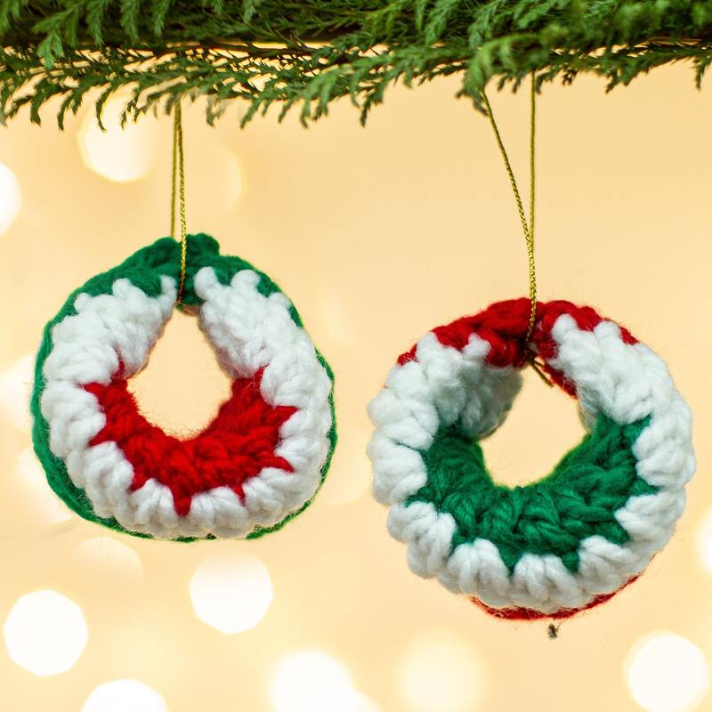 Novica Handmade Festive Circles Crocheted Ornaments (Pair)