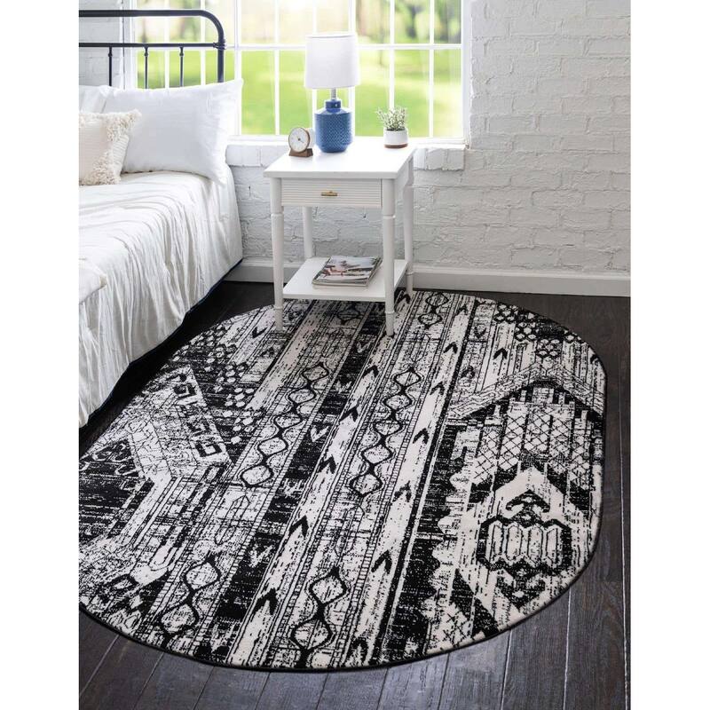 Transitional Wedo Collection Area Rug - 5'x8' Oval - White-Black