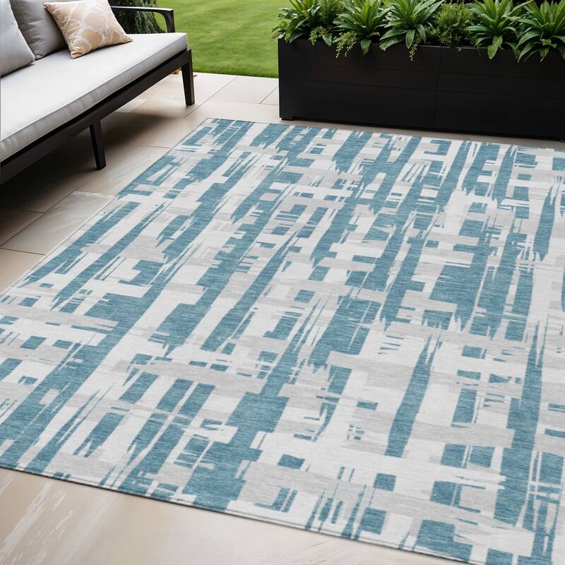 HomeRoots Striped Transitional Rectangle Outdoor Rug - 5' X 8'