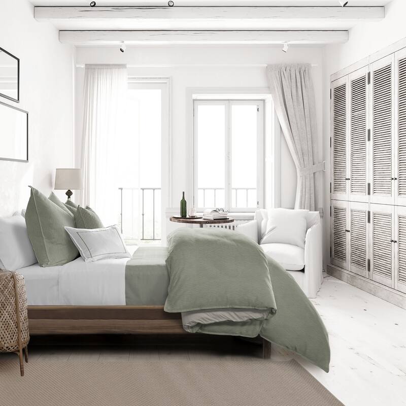 Rania Meadow Twin Comforter & 1 Sham Set, plus 1 bonus cushion