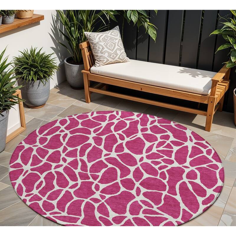 HomeRoots Geometric Transitional Rectangle Outdoor Rug - 8' Round
