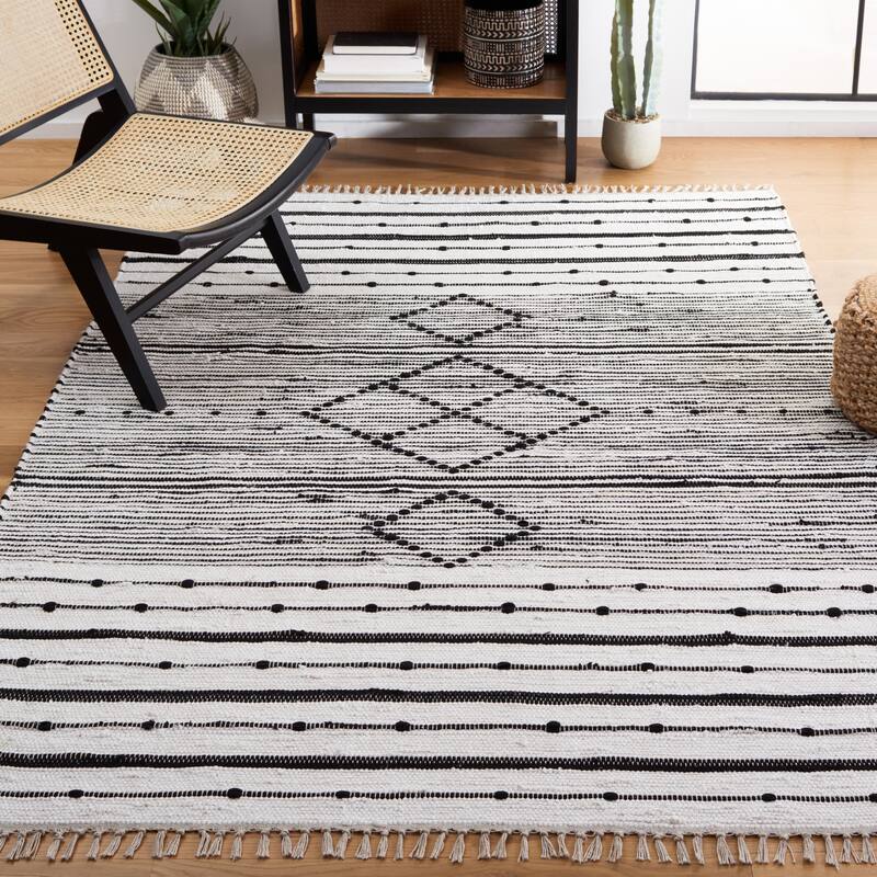 SAFAVIEH Handmade Striped Kilim Yuzu Transitional Rug