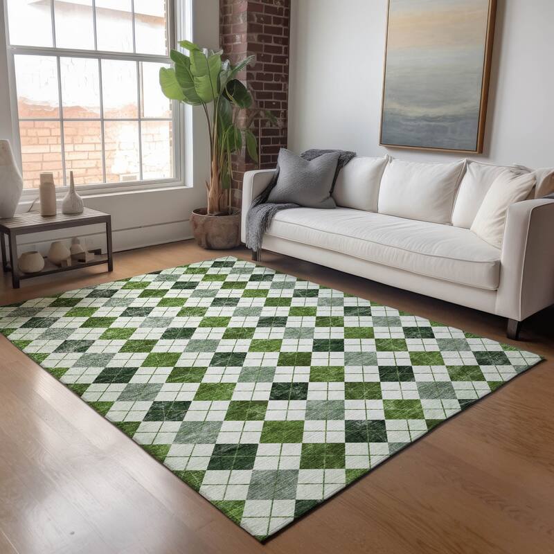 Machine Washable Indoor/ Outdoor Modern Argyle Chantille Rug