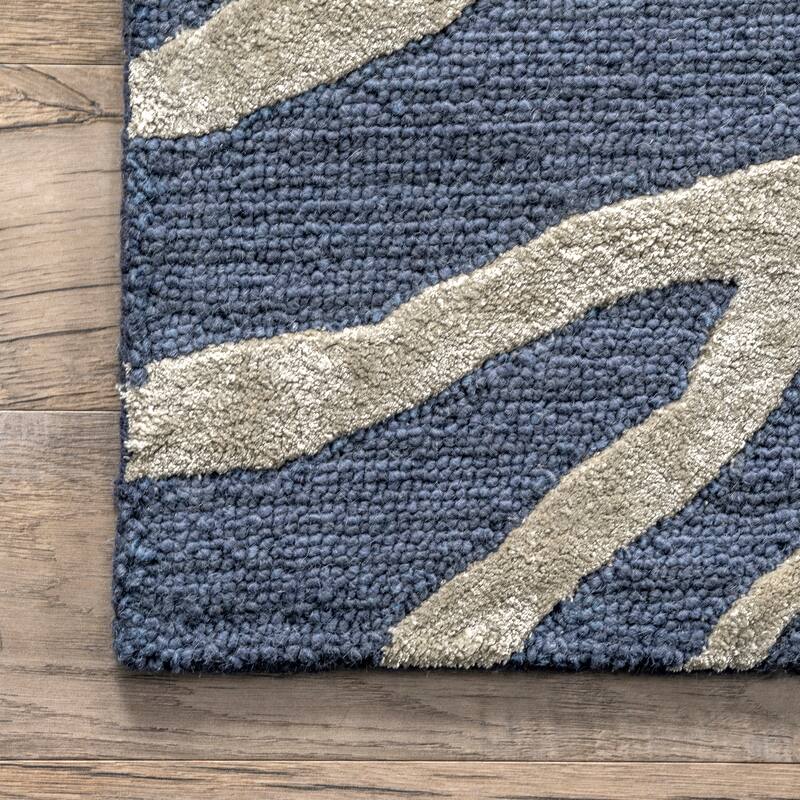 Nuloom Hand Tufted Plush Zebra Area Rug