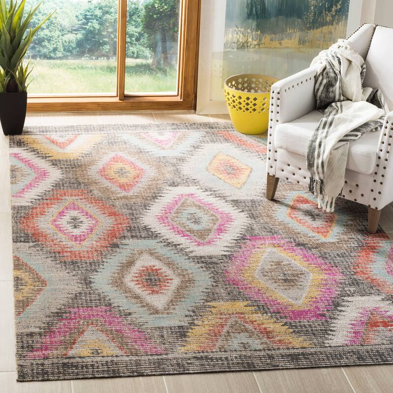 SAFAVIEH Montage Gwenyth Indoor/ Outdoor Waterproof Patio Backyard Rug - 4' x 6' - Grey/Multi