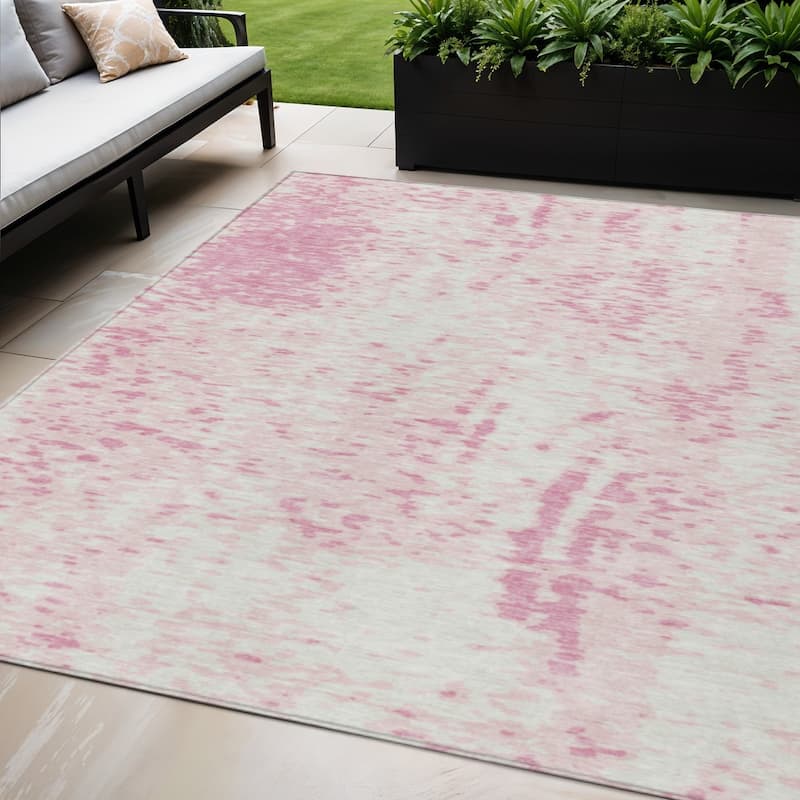 HomeRoots Abstract Transitional Rectangle Outdoor Rug - 5' X 8'