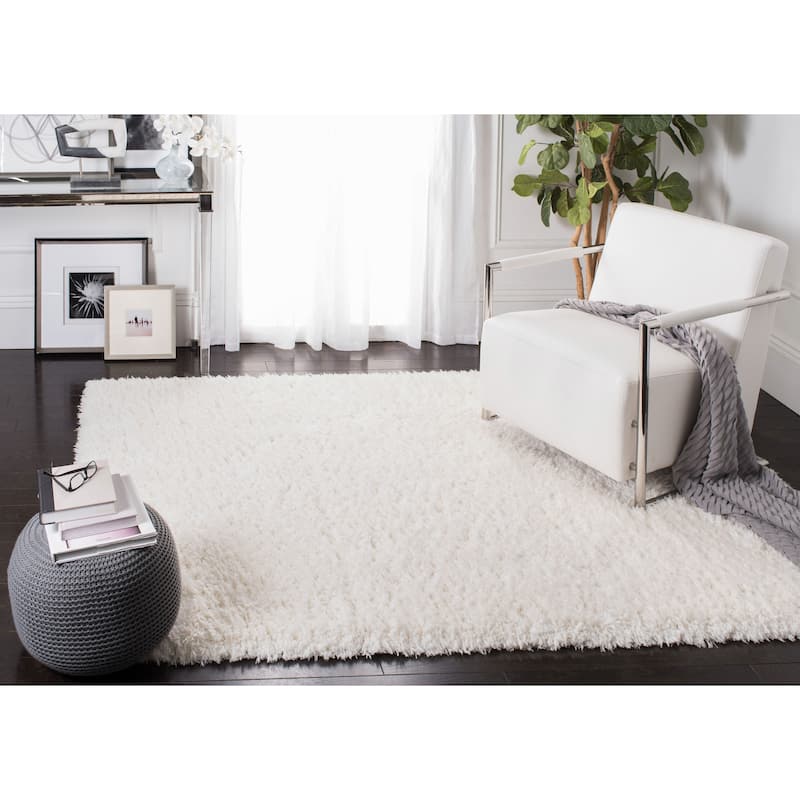 SAFAVIEH Flokati Vojsava Shag Solid Rug