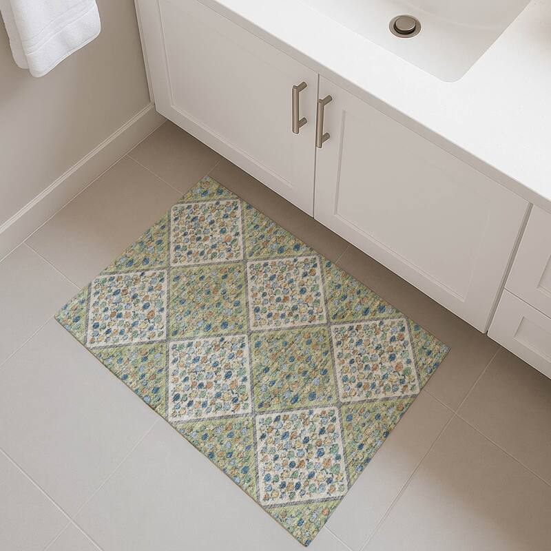 Machine Washable Indoor/ Outdoor Diamond Fish Chantille Rug