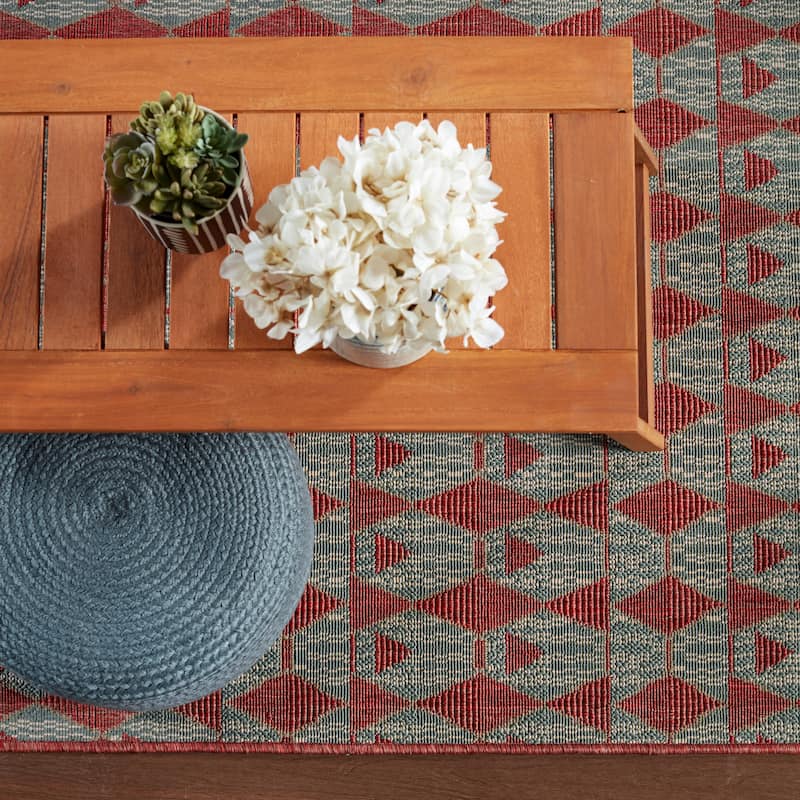 Jaipur Living Saba Solar Round Indoor/Outdoor Polyester Pouf Ottoman/Foot Stool - 18"X18"X12"