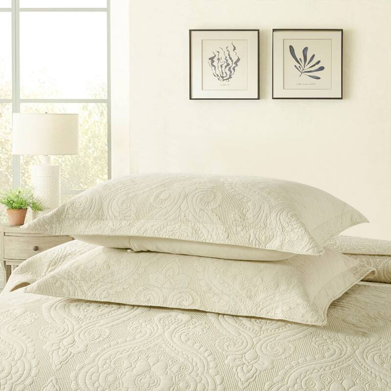 Reversible 3 Piece Damask Quilt Set by HULALA HOME