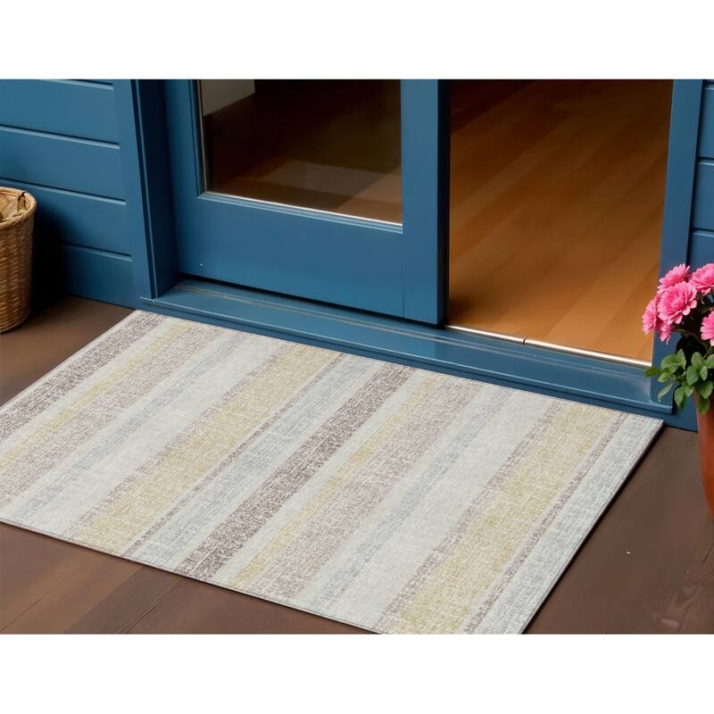 HomeRoots Striped Transitional Rectangle Outdoor Rug - 3' x 5'