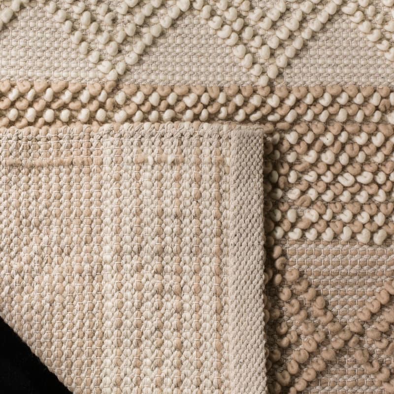 SAFAVIEH Handmade Natura Annedorte Wool Rug