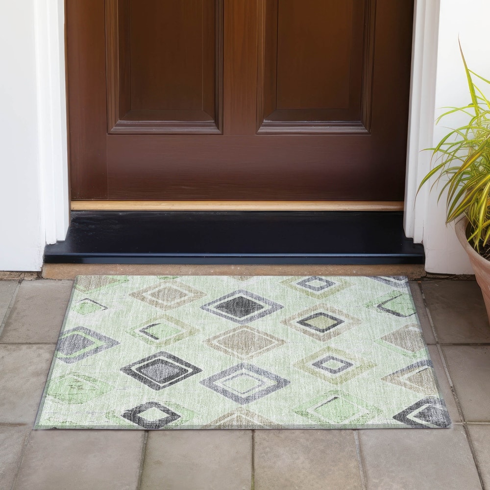 Machine Washable Indoor/Outdoor Diamond Contemporary Chantille Rug