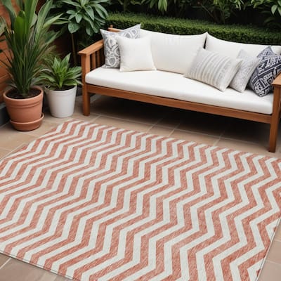 HomeRoots Chevron Transitional Rectangle Outdoor Rug