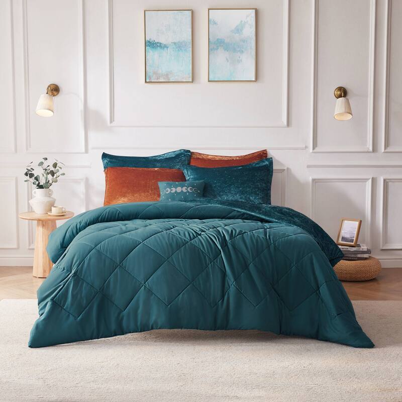 Intelligent Design Isabel Velvet Comforter Set