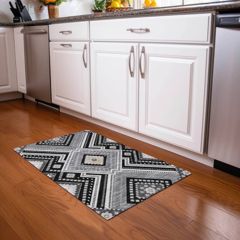 Machine Washable Indoor/ Outdoor Global Boho Chantille Rug
