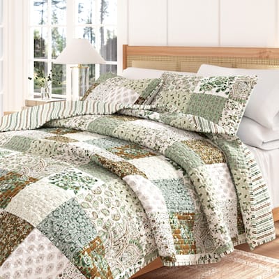 Linery & Co. All Season 3 Piece Floral Stitched Quilt Set with Shams