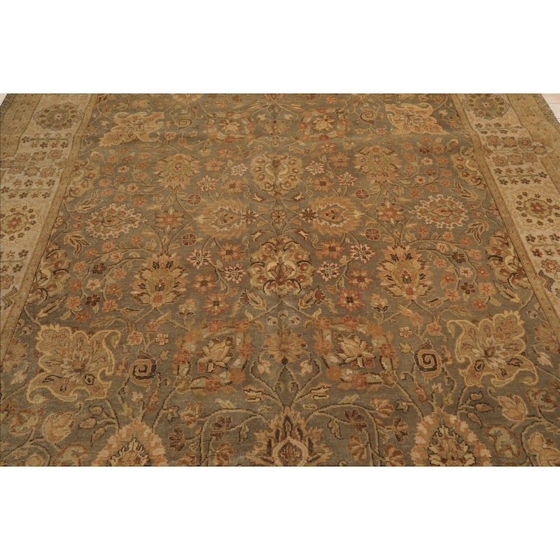 7'10''x9'9'' Tibetano Hand Knotted Wool Gray Agra Traditional Rug - 7' 10'' x 9' 9''