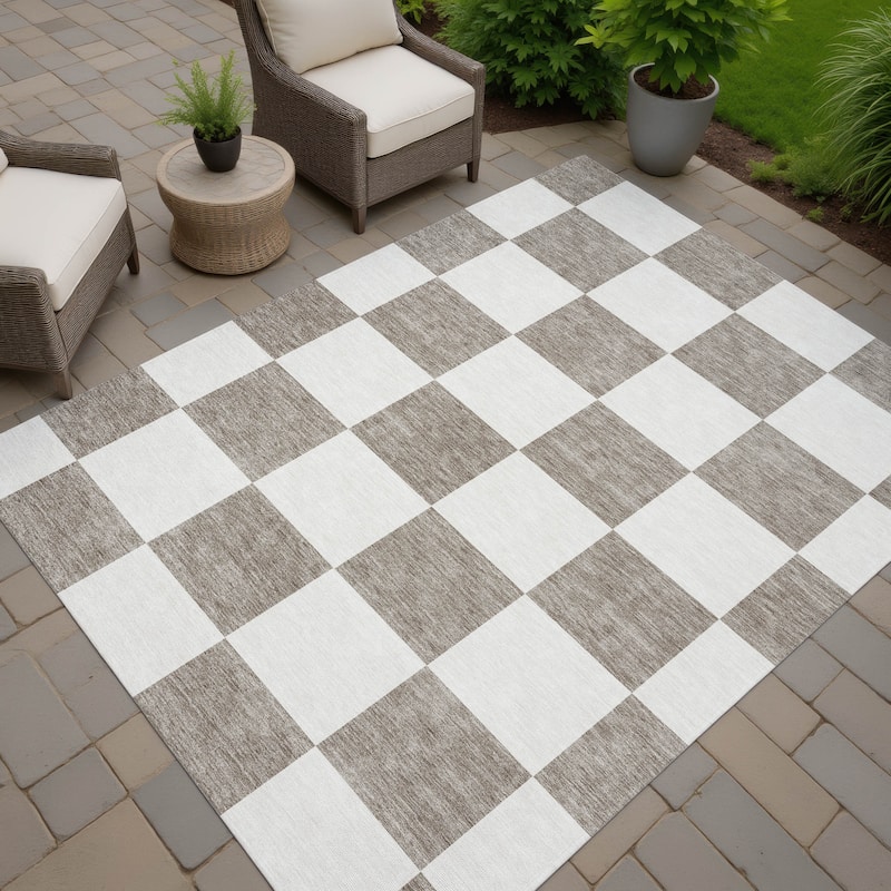 Machine Washable Indoor/ Outdoor Modern Checker Chantille Rug - Taupe - 2'6" x 3'10"