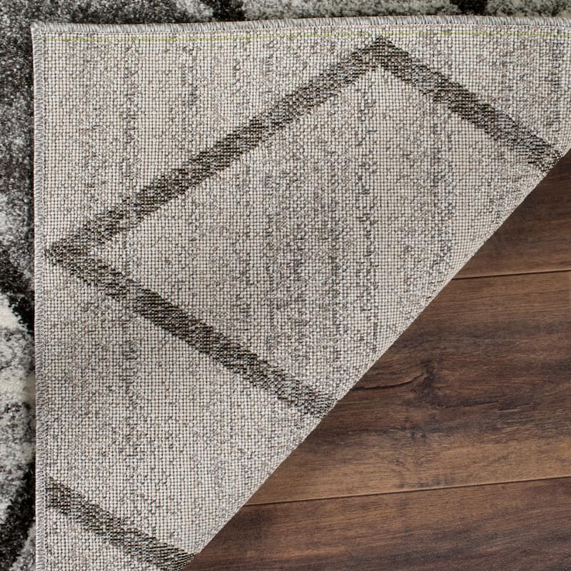 SAFAVIEH Tunisia Leona Southwestern Rug