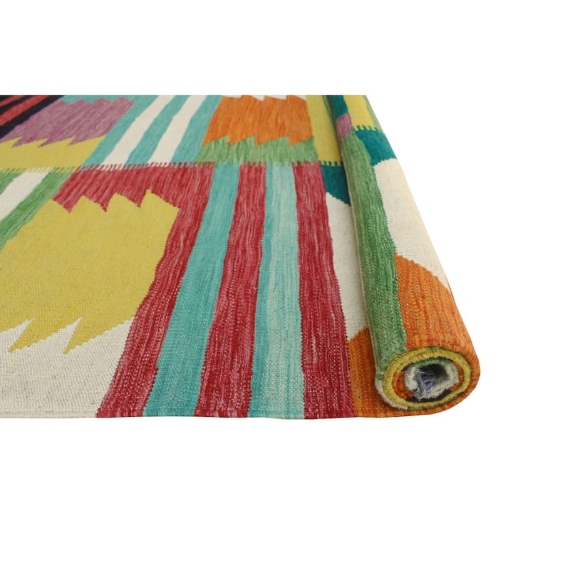 Modern Flatweave Manar Ivory/Green Rug - 5'8" x 8'1"