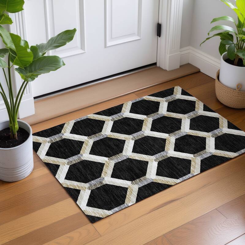 Machine Washable Indoor/ Outdoor Modern Trellis Chantille Rug