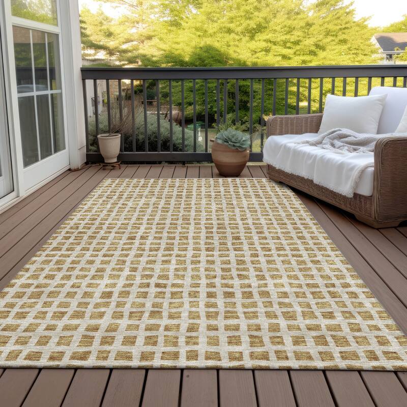 Machine Washable Indoor/ Outdoor Chantille Squares Rug - Gold - 5' x 7'6"